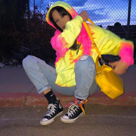 Meet your Posher, Bloomz - Picture 1 of 1